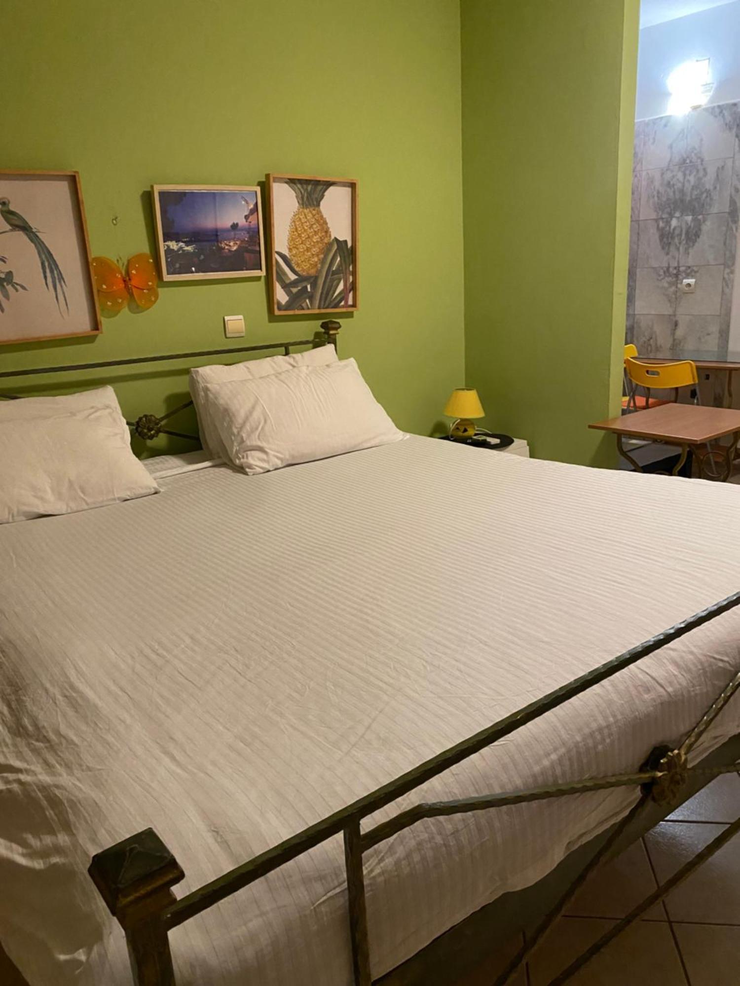Maria'S Roomstudios Apartments Flats To Let Seaside Heart City Chantzara Spyropoulos إيغومينيتسا المظهر الخارجي الصورة
