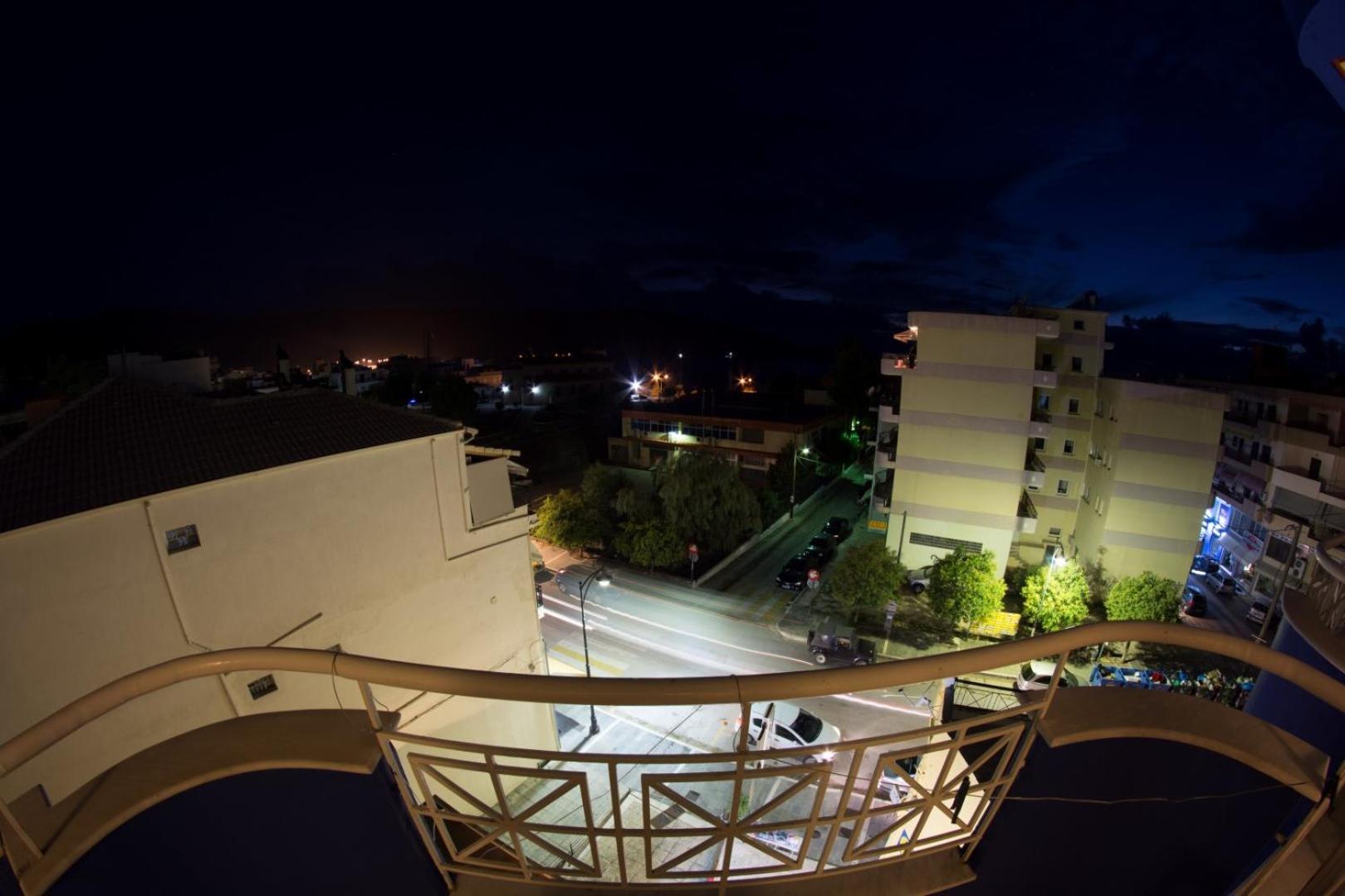 Maria'S Roomstudios Apartments Flats To Let Seaside Heart City Chantzara Spyropoulos إيغومينيتسا المظهر الخارجي الصورة
