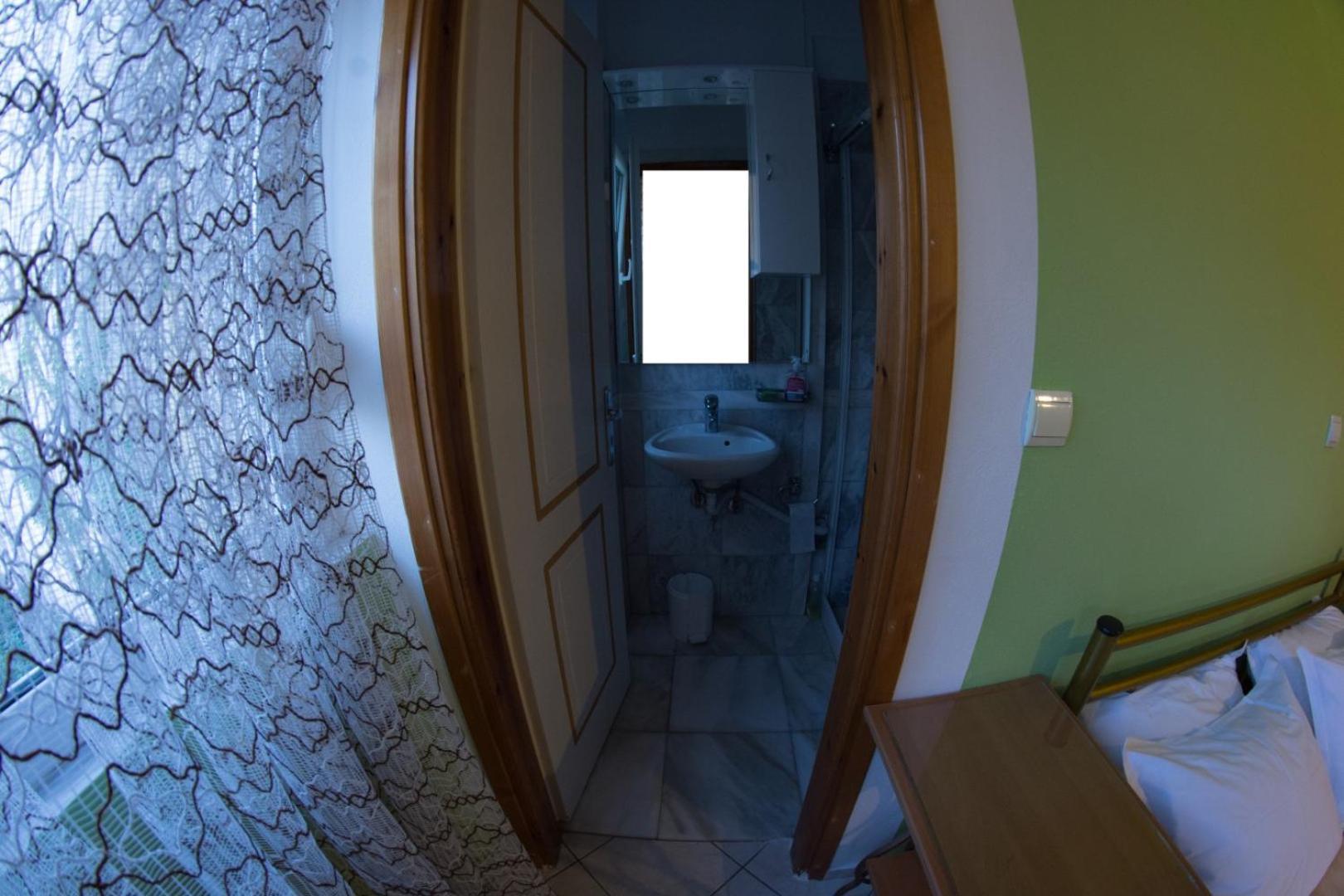 Maria'S Roomstudios Apartments Flats To Let Seaside Heart City Chantzara Spyropoulos إيغومينيتسا المظهر الخارجي الصورة