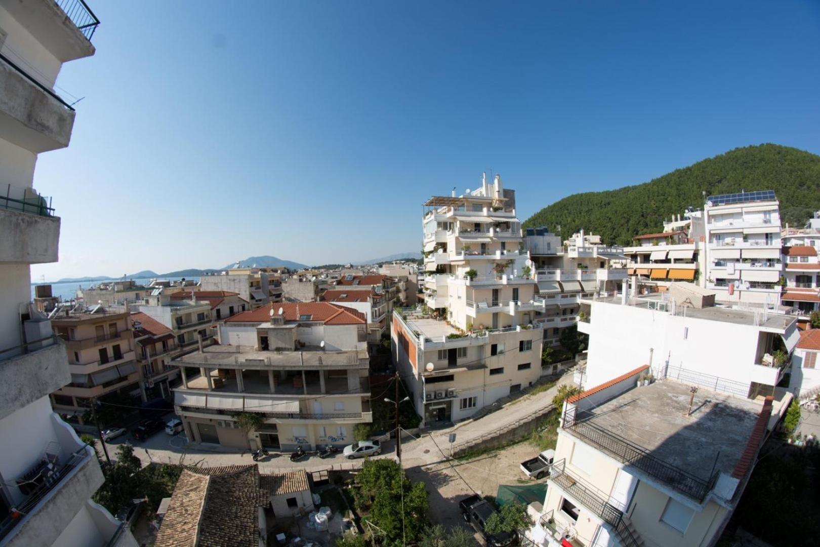 Maria'S Roomstudios Apartments Flats To Let Seaside Heart City Chantzara Spyropoulos إيغومينيتسا المظهر الخارجي الصورة