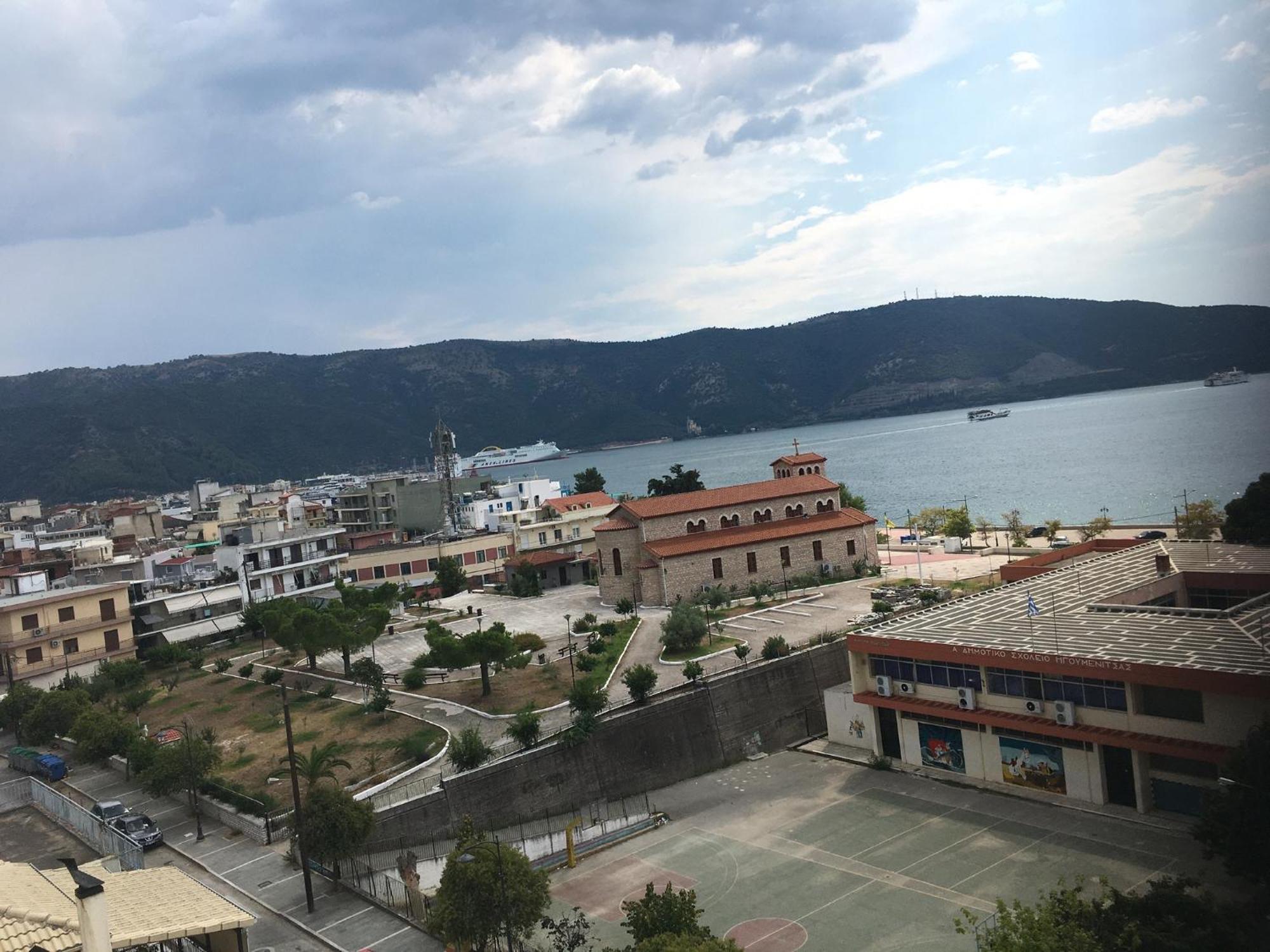 Maria'S Roomstudios Apartments Flats To Let Seaside Heart City Chantzara Spyropoulos إيغومينيتسا المظهر الخارجي الصورة