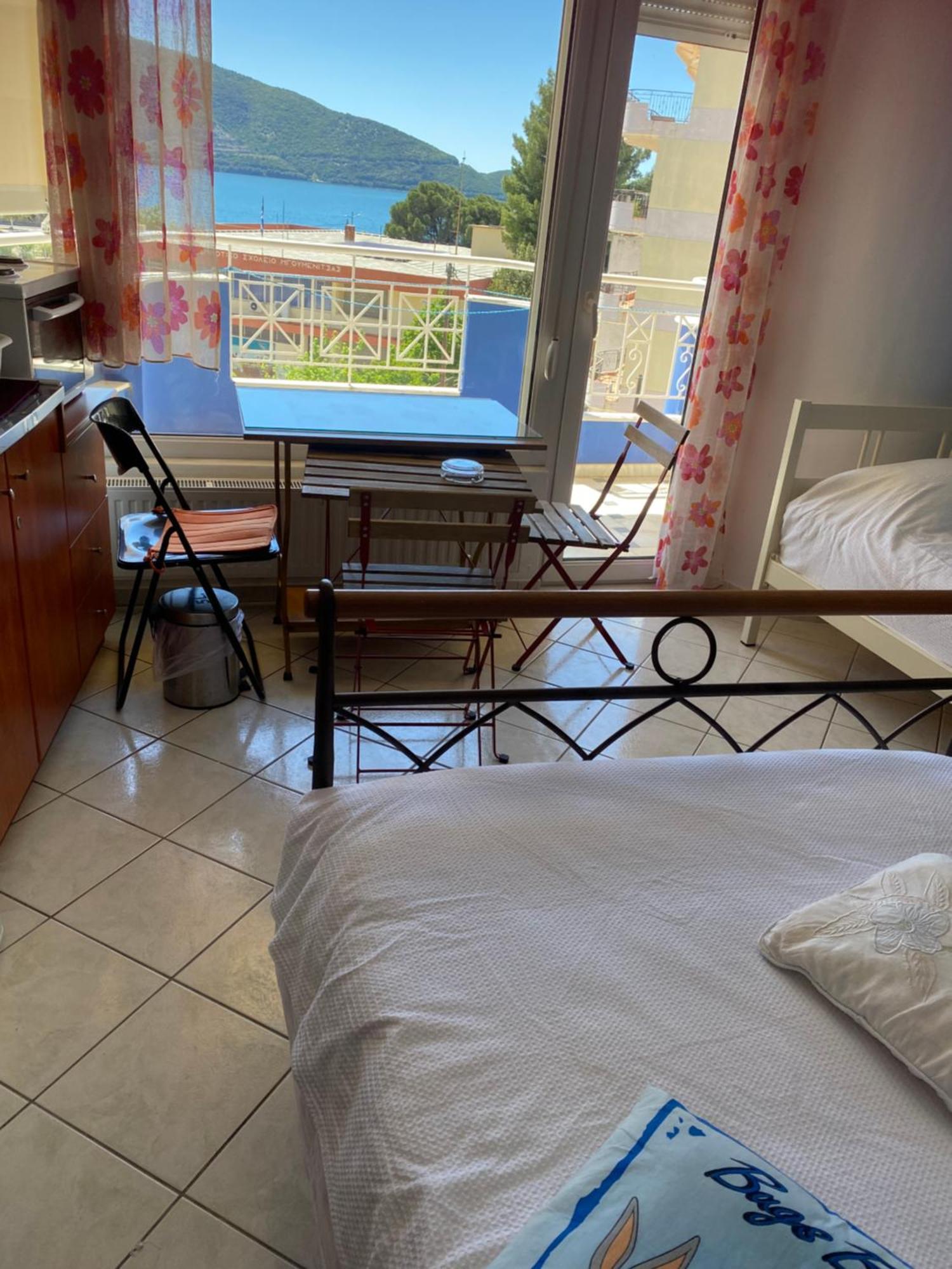 Maria'S Roomstudios Apartments Flats To Let Seaside Heart City Chantzara Spyropoulos إيغومينيتسا المظهر الخارجي الصورة