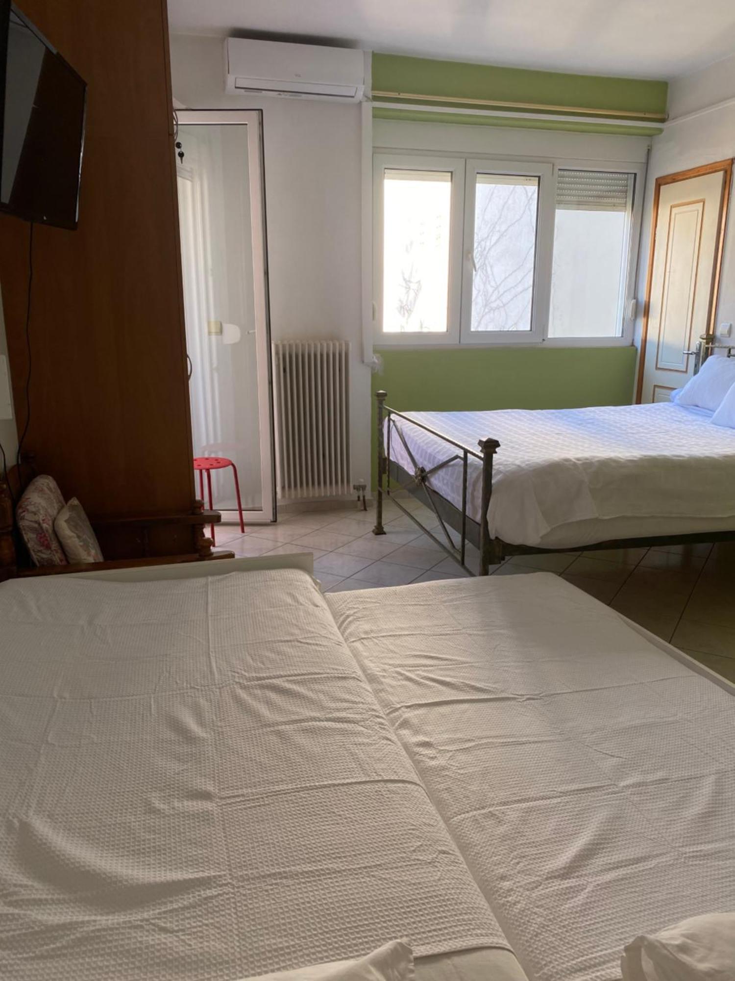 Maria'S Roomstudios Apartments Flats To Let Seaside Heart City Chantzara Spyropoulos إيغومينيتسا المظهر الخارجي الصورة