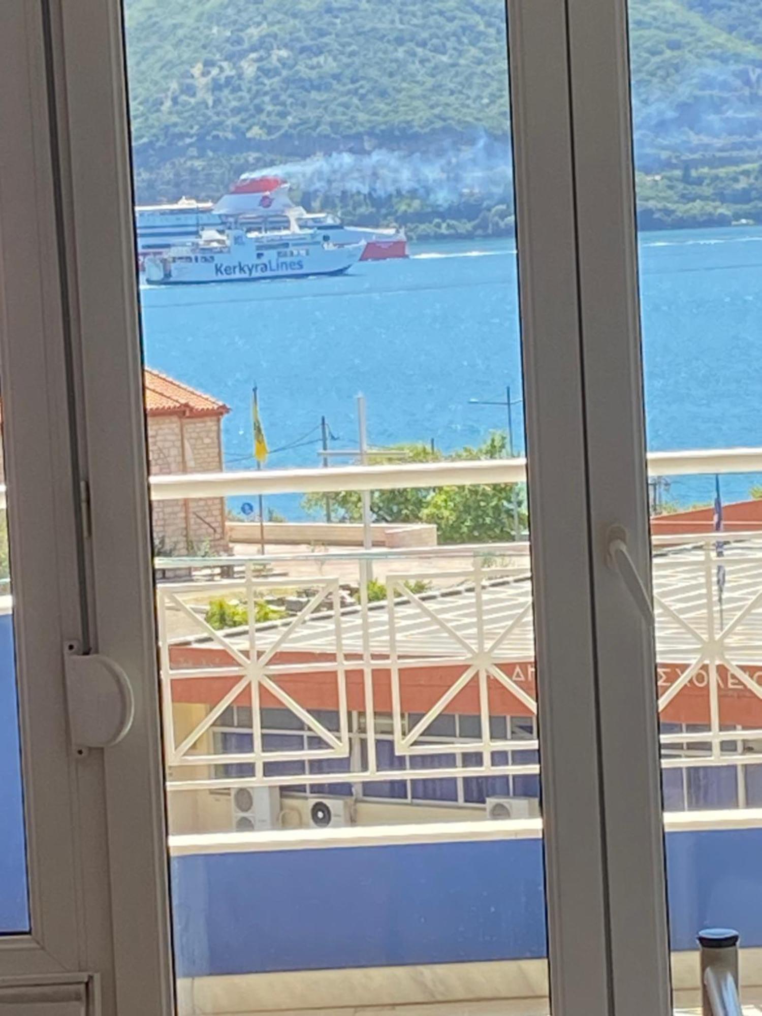 Maria'S Roomstudios Apartments Flats To Let Seaside Heart City Chantzara Spyropoulos إيغومينيتسا المظهر الخارجي الصورة
