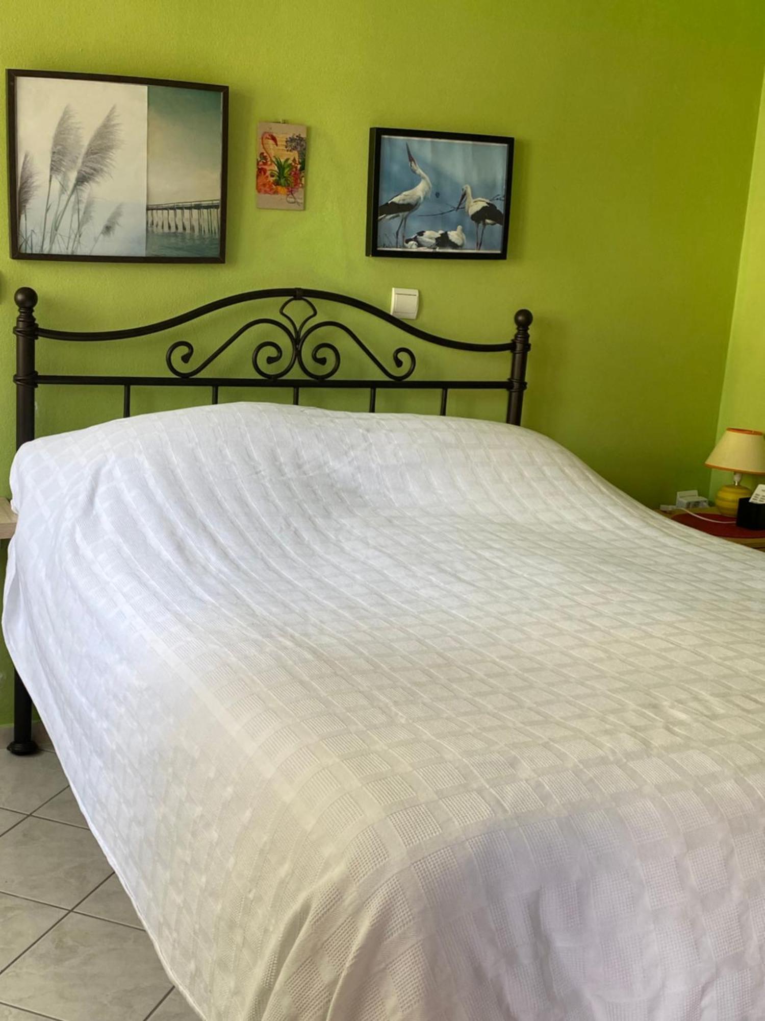 Maria'S Roomstudios Apartments Flats To Let Seaside Heart City Chantzara Spyropoulos إيغومينيتسا المظهر الخارجي الصورة